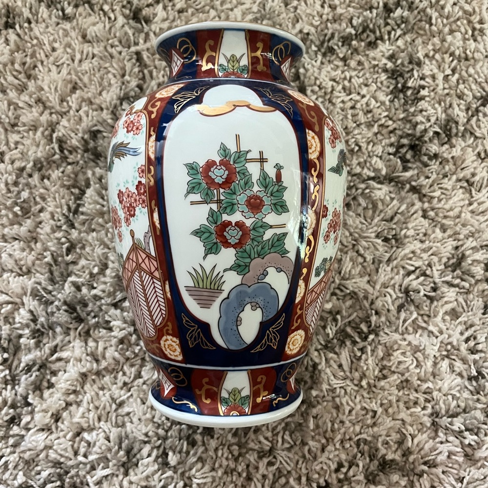 Goldimari Hand Painted Vase